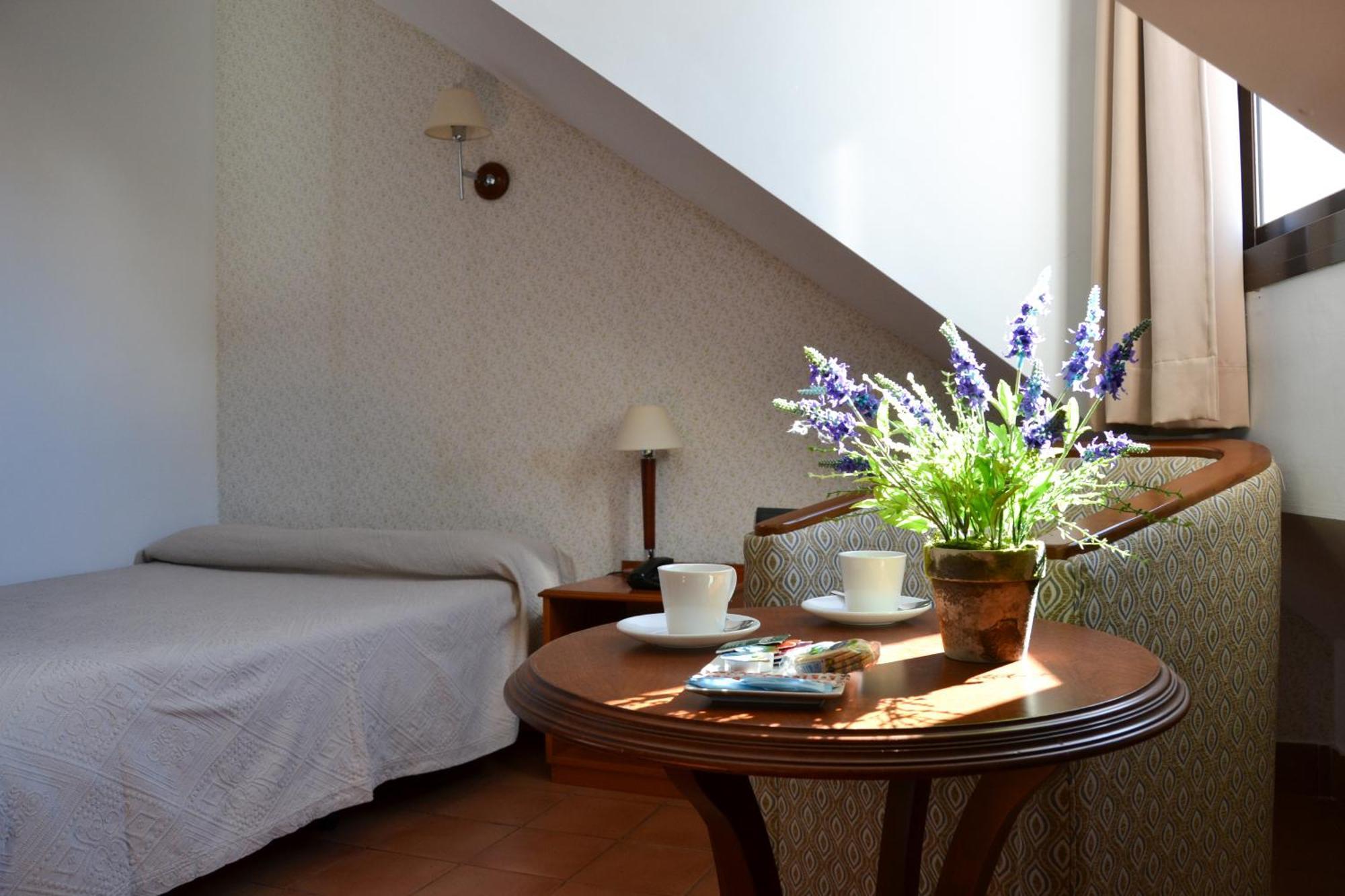 I Am La Posada Hotel And Apartment 贝纳尔马德纳 客房 照片